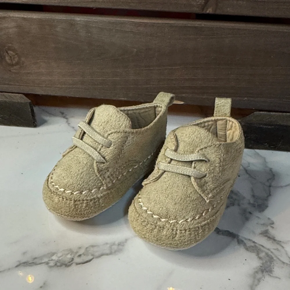4/$15 Infant Soft Bottom Tan Suede Shoes- Size 2 (3-6 Months)